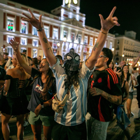 Argentinci spalili pogrešnu zastavu – Englezi im se smeju VIDEO