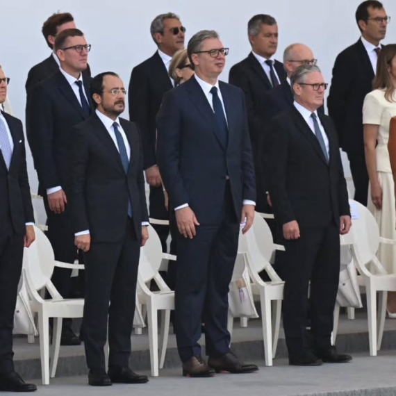 Vučić na Jelisejskim poljima – "šamar" Pariza srbomrscima