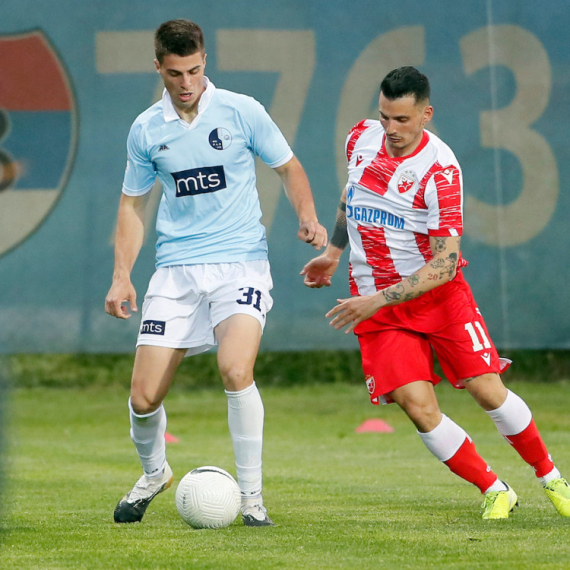 Zemun dovodi napadača pred Partizan