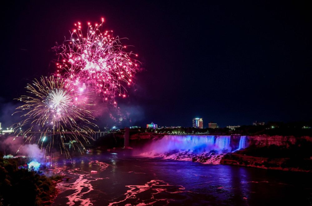 Nikola Tesla Fest 2026 – Nijagarini vodopadi u bojama srpske trobojke