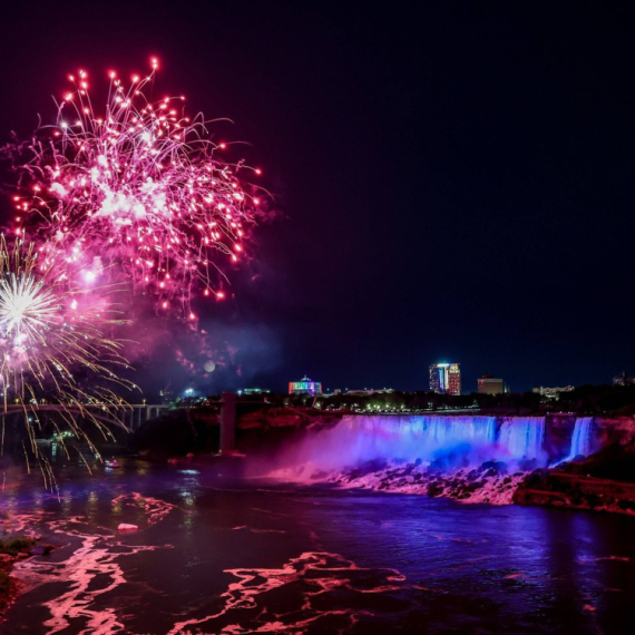 Nikola Tesla Fest 2026 – Nijagarini vodopadi u bojama srpske trobojke
