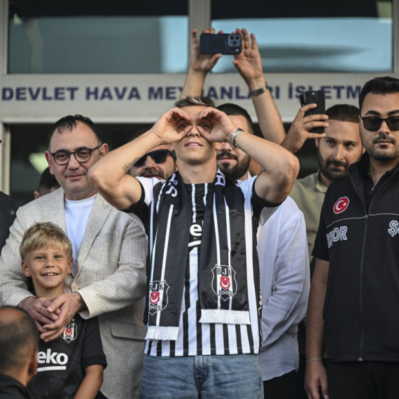 Važan šraf Arsenalove šampionske sezone otišao u Istanbul VIDEO