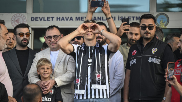 Važan šraf Arsenalove šampionske sezone otišao u Istanbul VIDEO
