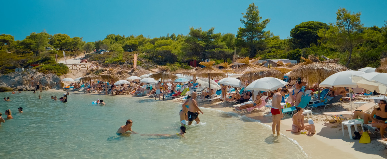 Grčka više ne prašta: Dronovi nadleću plaže, a kazne za turiste su paprene
