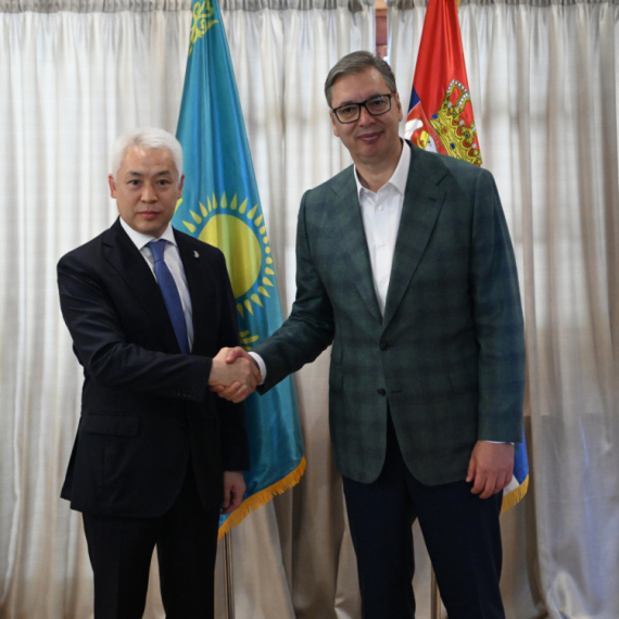 Vučić sa ambasadorom Kazahstana: "Zahvalan sam na podršci u očuvanju teritorijalnog integriteta Srbije"