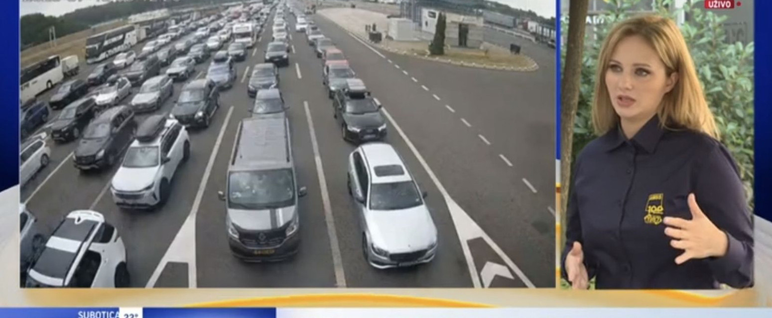 Totalni kolaps na granicama zbog smene turista: Višesatno čekanje na ovom prelazu VIDEO