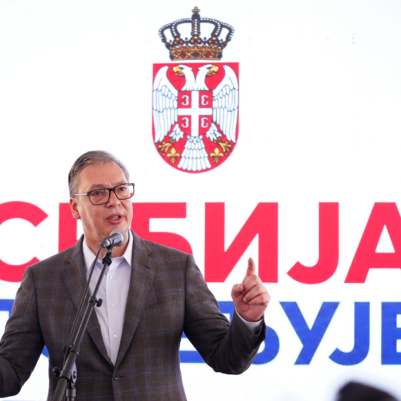 Vučić odgovorio na optužbe vezane za novčanu pomoć građanima: "Sve što imam je u Srbiji, ponosim se time"