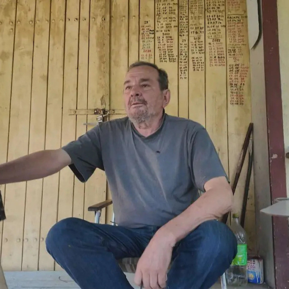 Neobična priča iz sela Bogdanica: Čitavog života je bio bravar i električar, a u penziji postao slikar FOTO