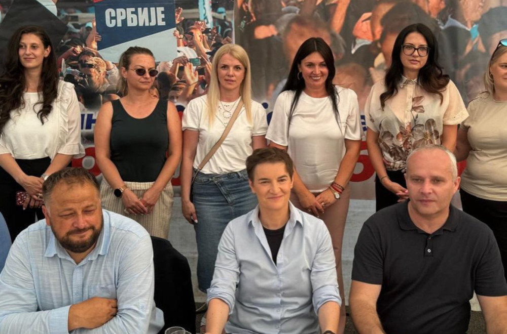 Brnabić u Božetićima: "Treba nam Ujedinjena Srbija, a ne blokaderska mržnja i teror" FOTO