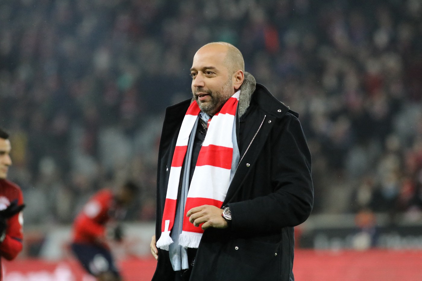Gde on dođe, tu stiže katanac na stadion