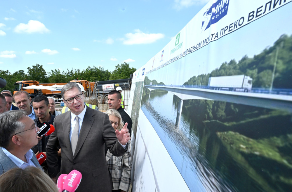 Vučić obišao radove na mostu preko Velike Morave: Biće gotov za manje od dve godine FOTO/VIDEO