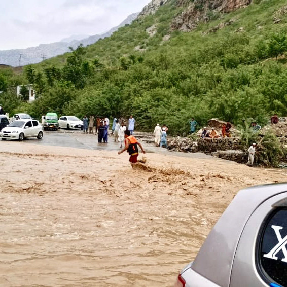 Katastrofalne poplave: Najmanje 20 mrtvih, više od 100 ljudi nestalo VIDEO