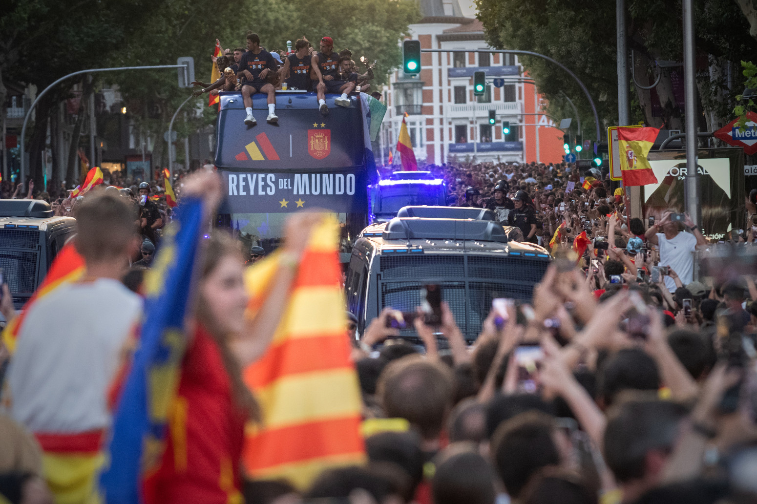 Nestvarne scene u Madridu: Dva miliona ljudi dočekalo prvake sveta! FOTO/VIDEO