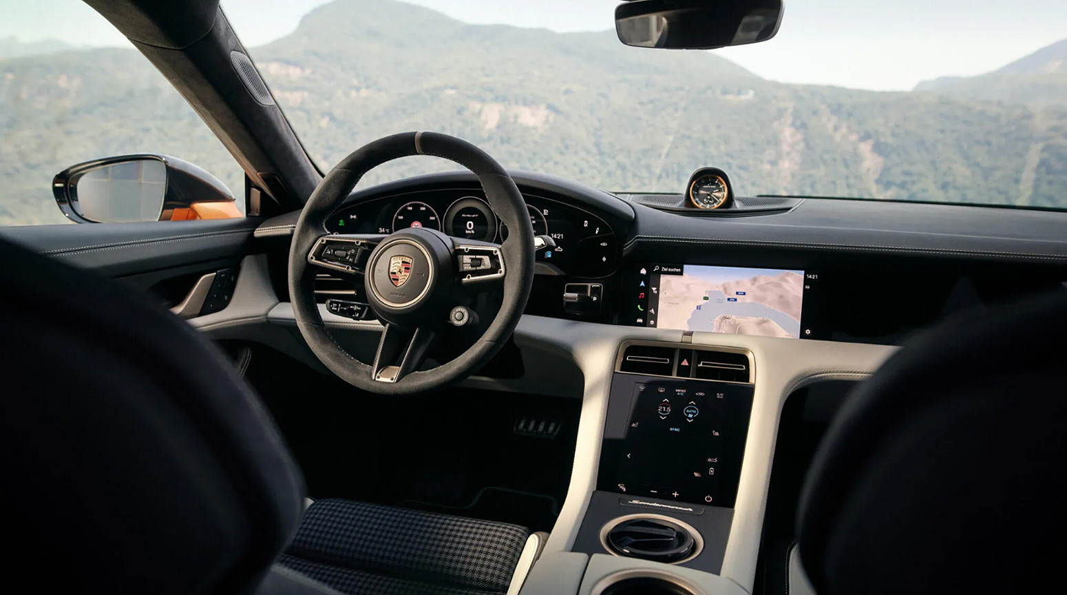 Tri Porsche Taycana mu nisu bila dovoljna – naručio je i četvrti, potpuno jedinstven FOTO