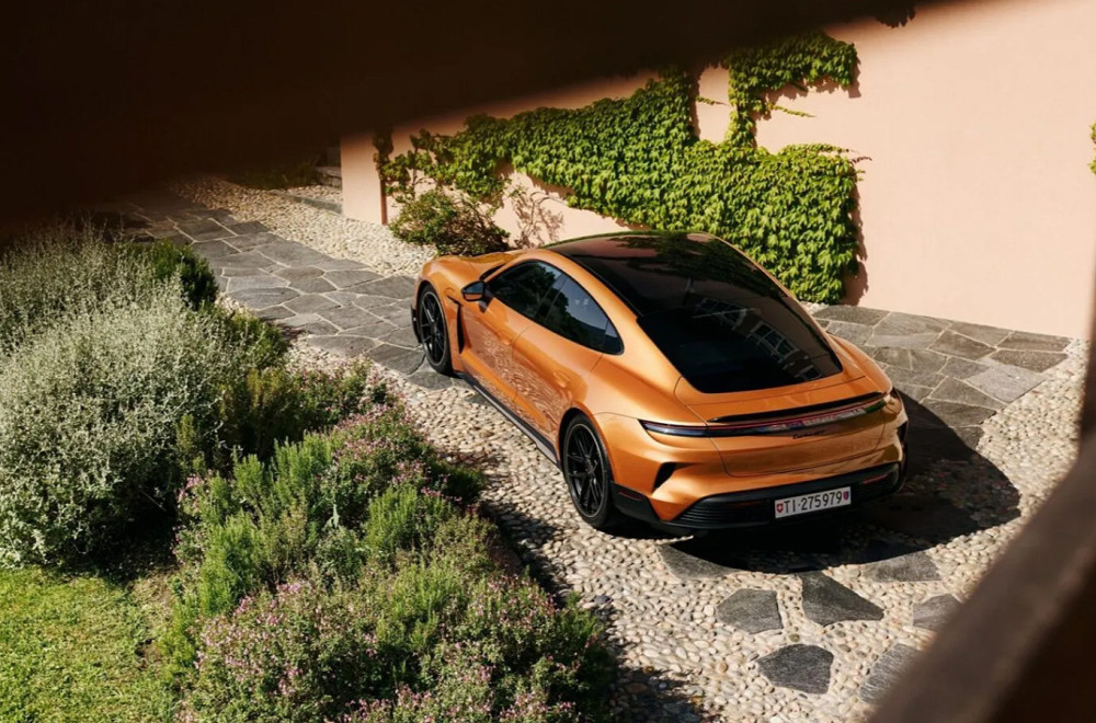 Tri Porsche Taycana mu nisu bila dovoljna – naručio je i četvrti, potpuno jedinstven FOTO
