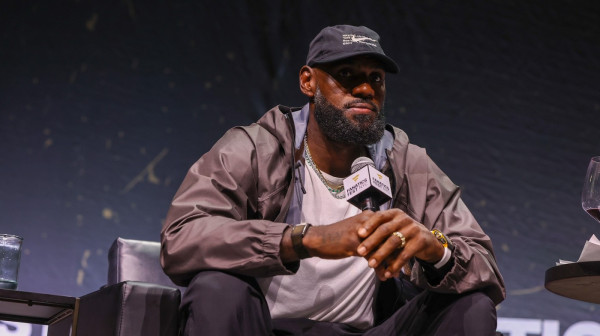 Lebron stiže kod Jovića i Janisa! FOTO