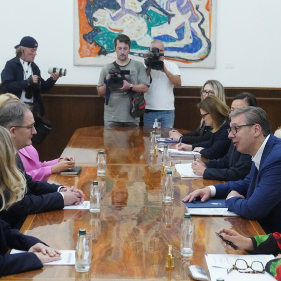 Vučić with EBRD Delegation for Southeast Europe: Regional Center in Belgrade announced PHOTO