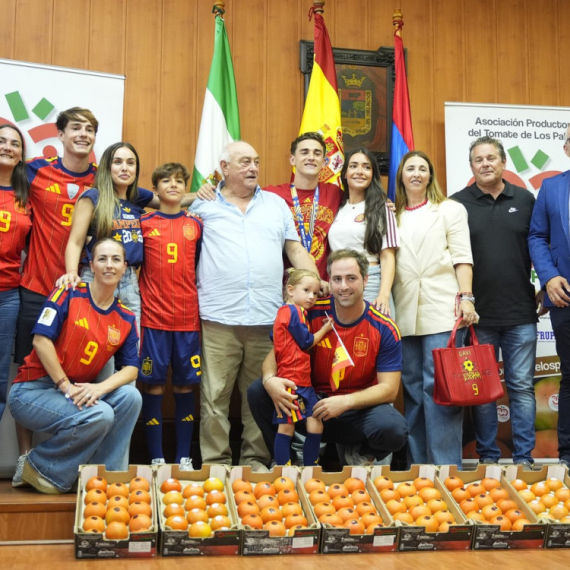 Za šampione sveta – 150 kg paradajza! FOTO
