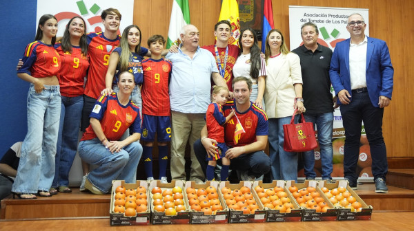 Za šampione sveta – 150 kg paradajza! FOTO