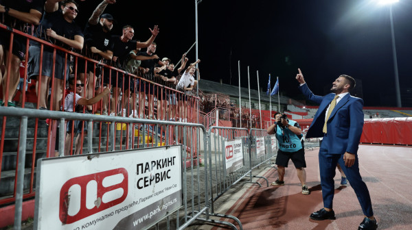 Tadić slavio poraz Vojvodine sa navijačima Ajaksa VIDEO