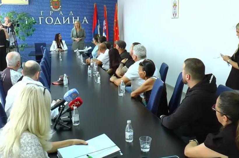 Dalibor Marković Palma nastavlja brigu o izbeglim i raseljenim licima: Dve porodice dobile "krov nad glavom"