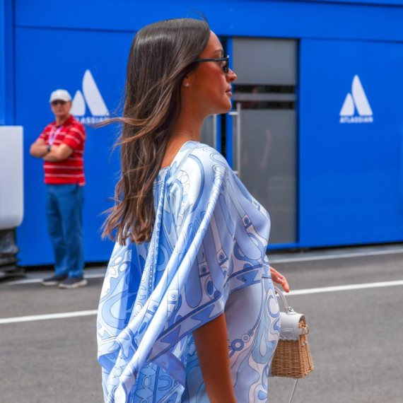 Supruga vozača Formule 1 pokazala jedinstvenu lepotu, ali svi komentarišu njen stomak FOTO/VIDEO