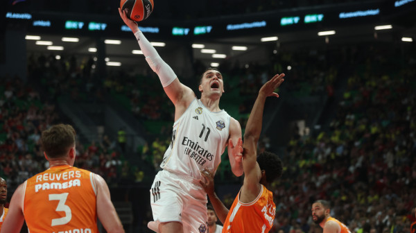 Dva velikana krenula po Hezonju