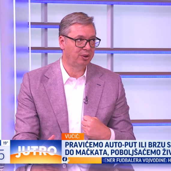 Vučić najavio nove kilometre: "Gradićemo auto-put do Mačkata, pa do Kotromana"