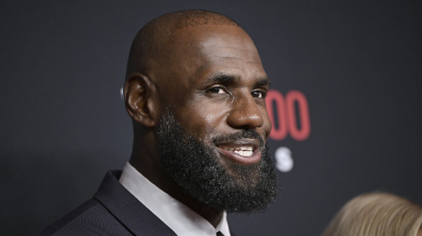 Lebron još nije odigrao ni minut, a već napravio haos u Filadelfiji