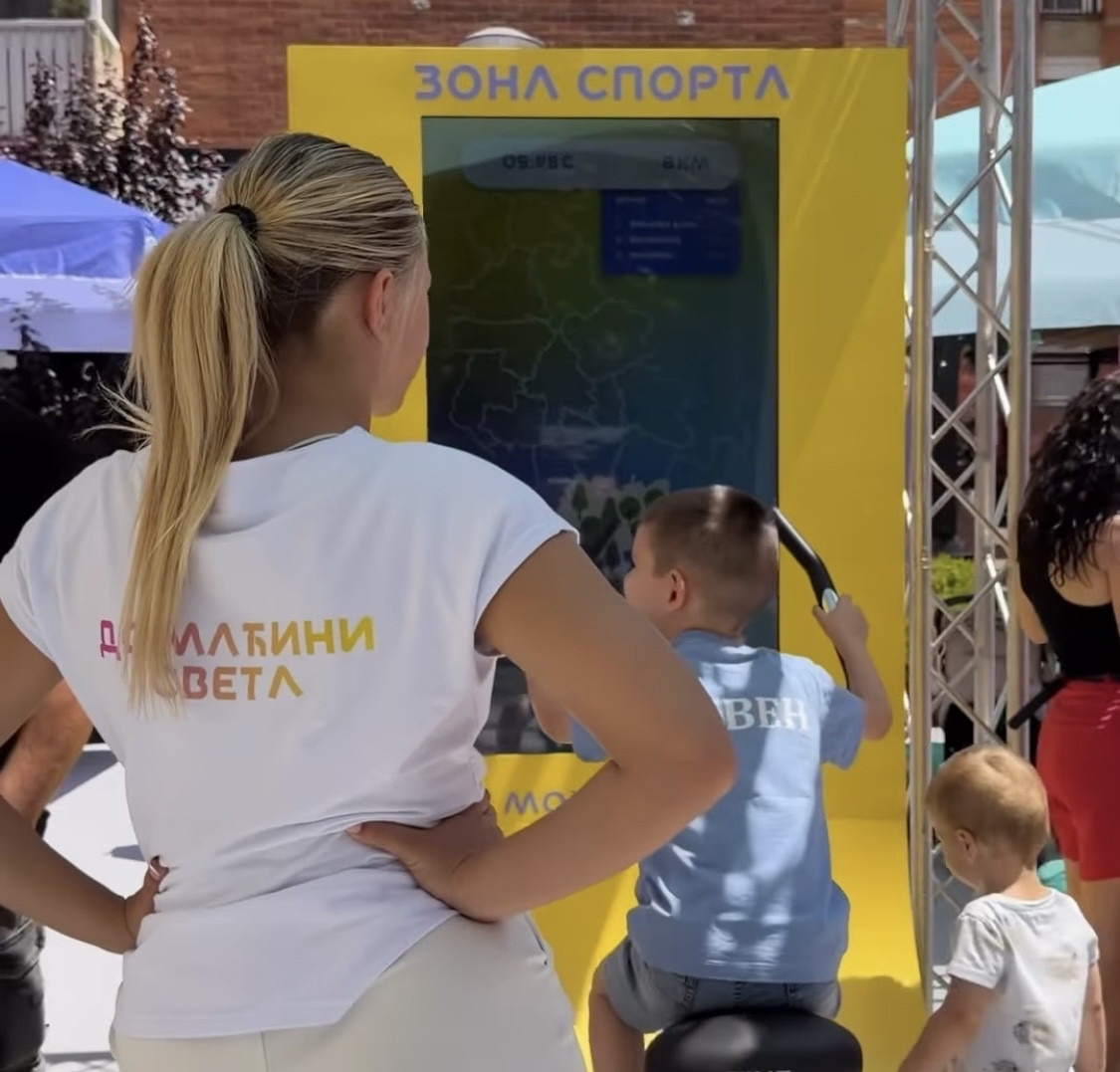 Paviljon igre razigrao Vranje: Pesma, igra i osmesi obeležili EXPO karavan FOTO/VIDEO