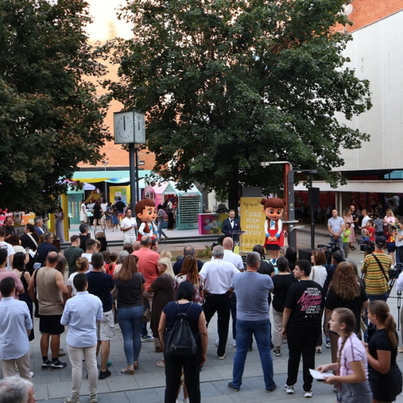 Paviljon igre razigrao Vranje: Pesma, igra i osmesi obeležili EXPO karavan FOTO/VIDEO