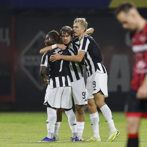 Dva crvena, 10 žutih i ludilo – Partizan protiv Mačve upisao prvu pobedu u SLS VIDEO