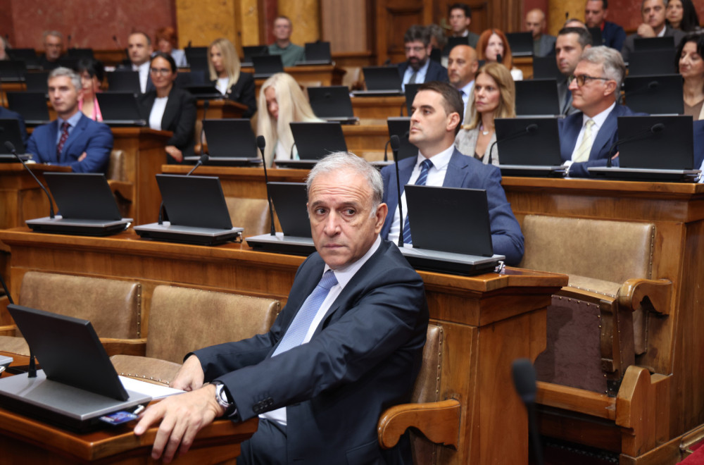 Fijasko opozicije: Zahtev za glasanje o nepoverenju Vladi potpisalo 62 poslanika, sada glasalo 40