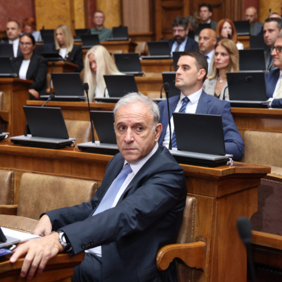Fijasko opozicije: Zahtev za glasanje o nepoverenju Vladi potpisalo 62 poslanika, sada glasalo 40