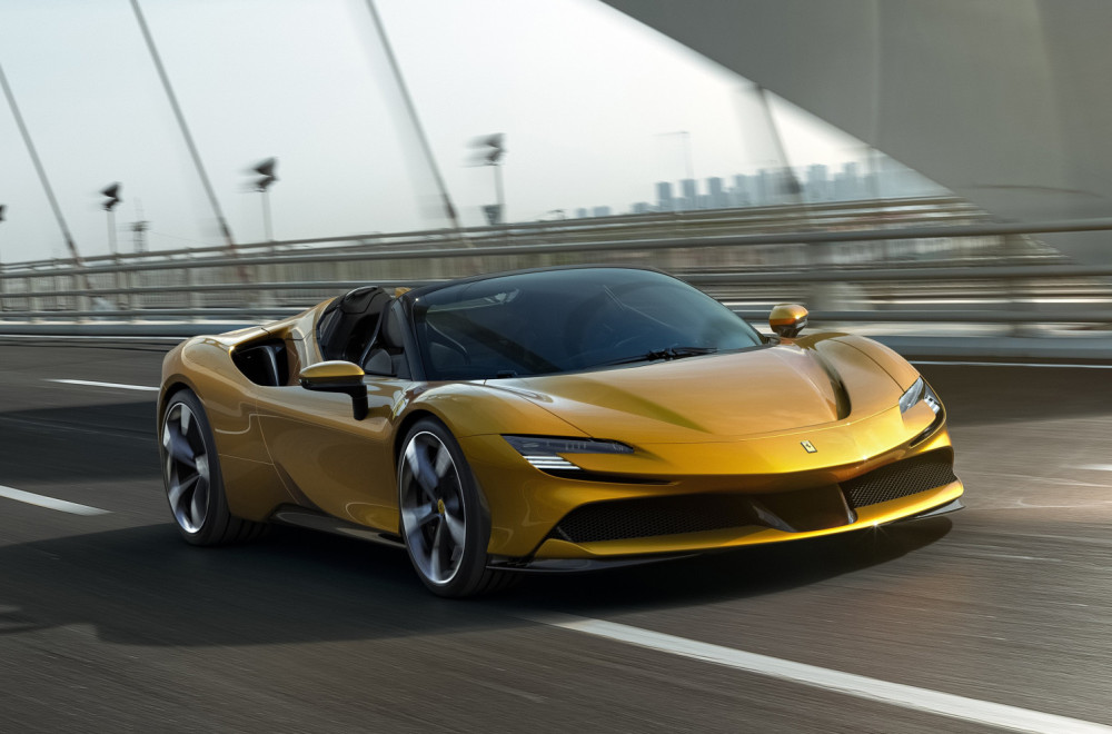 Neverovatne scene iz Australije: Ferrari prepolovljen, vozač prošao bez povreda FOTO/VIDEO