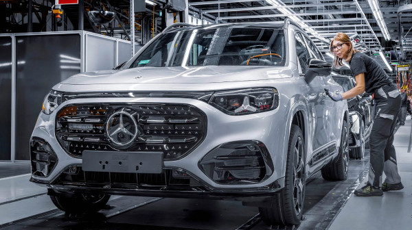 Nemačka gubi, Mađarska dobija: Mercedes ulaže milijarde tamo gde je rad jeftiniji