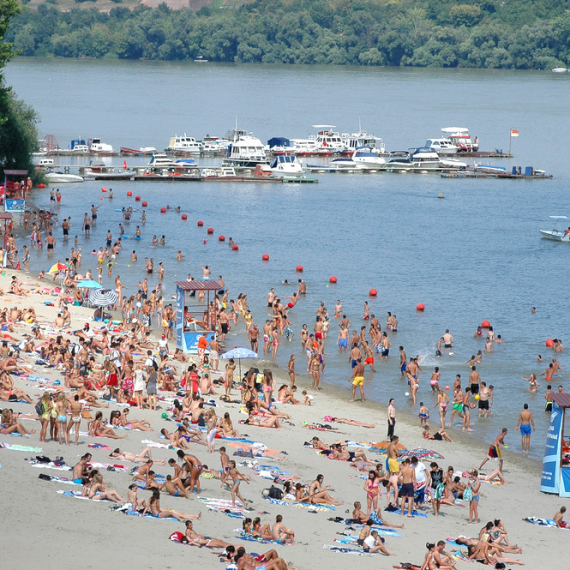 Važno obaveštenje za sve koji se kupaju u Dunavu: Oglasili se nadležni iz Novog Sada