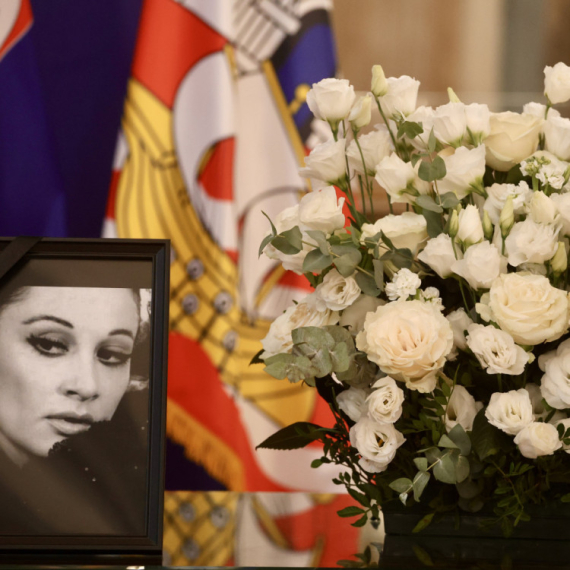 Održana komemoracija Oliveri Katarini: "Bila je fenomen, simbol jedne ere" VIDEO