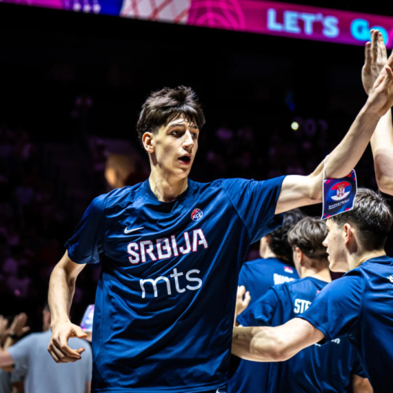 Lebron Džejms zarađuje manje od klinca iz Srbije