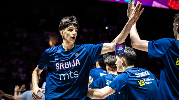 Lebron Džejms zarađuje manje od klinca iz Srbije