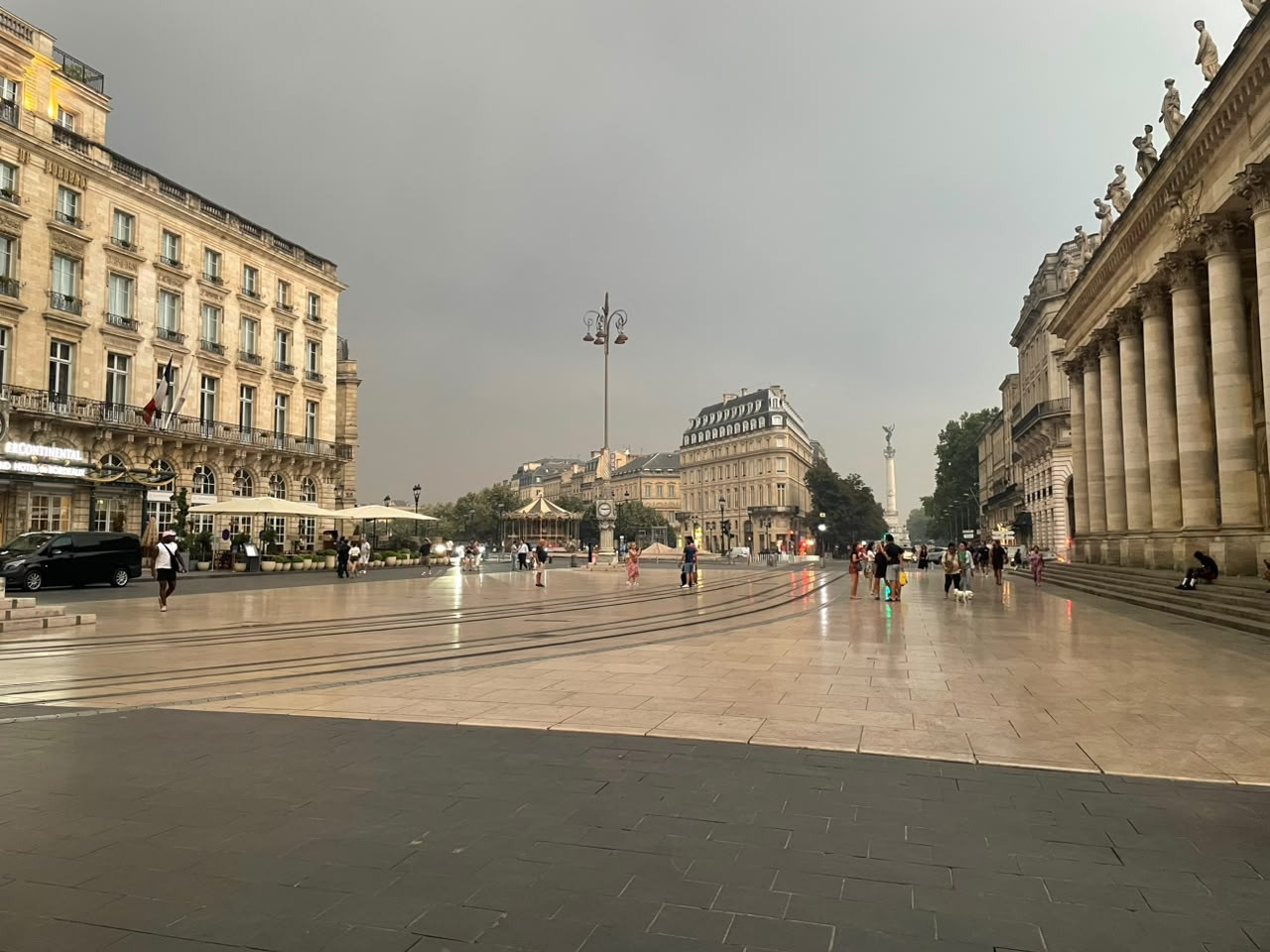 Iz centra nezapamćene drame za B92.net: Spremite torbu za hitne slučajeve sa zalihama hrane FOTO/VIDEO