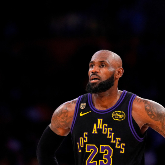 Lebron odbio znatno bogatiju ponudu Klipersa – novac nije bio presudan