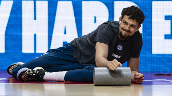 Uroš Trifunović prelomio