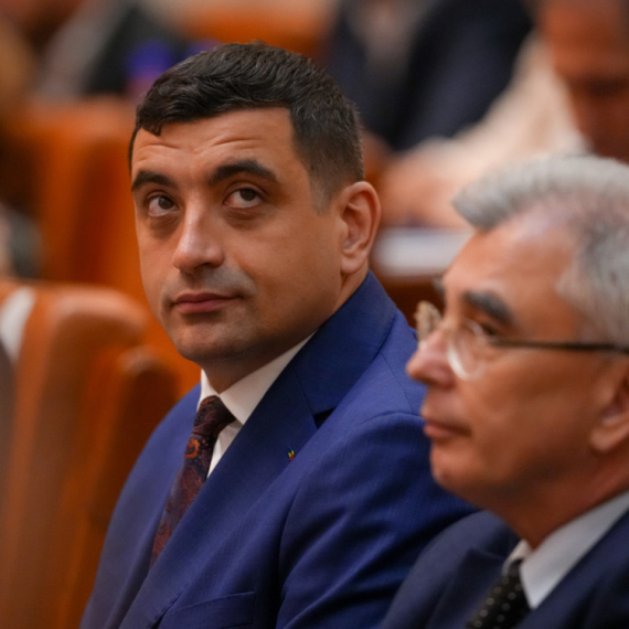 Zemlji koja se graniči sa Srbijom preti "grčki scenario"; Fudbalski huligan digao EU na noge