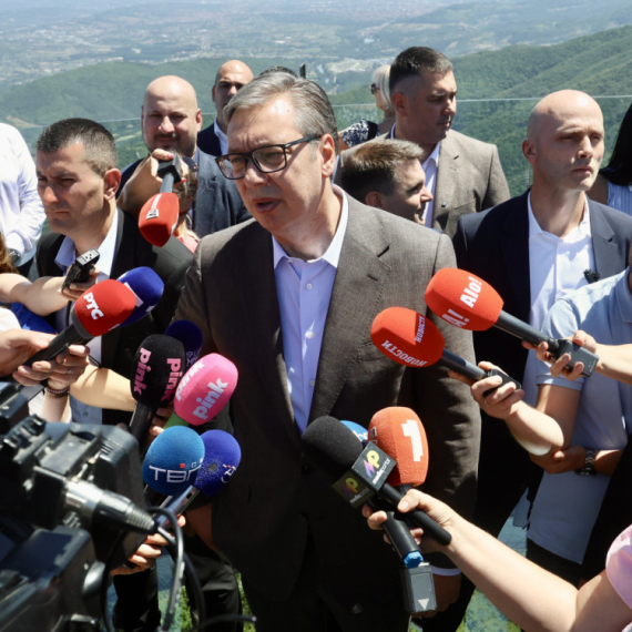 Vučić oštro o Jasmini Paunović: "Neka narod vidi kako mrze, kunu i proklinju"