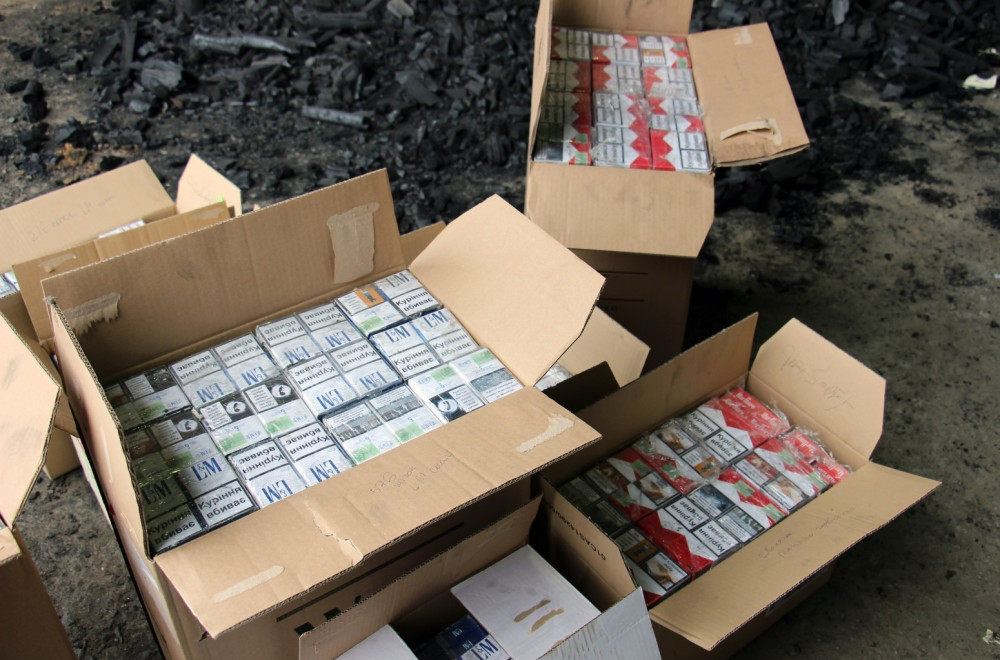 Velika zaplena na pijaci u Nišu: Pronađeno 147 kilograma duvana i više od 6.000 cigareta