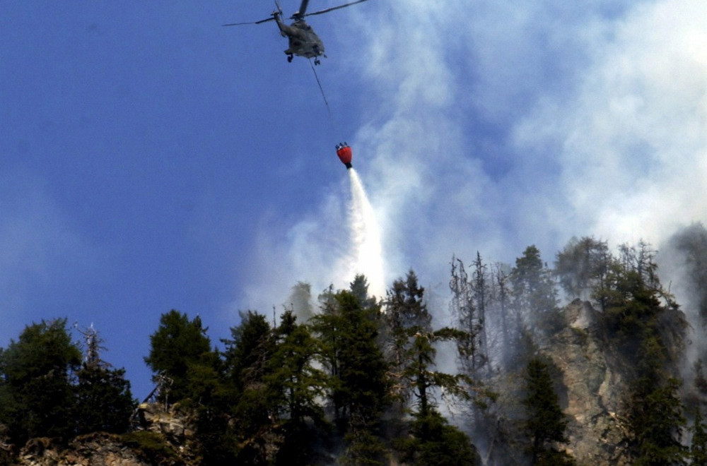 Super Puma MUP-a Srbije angažovana na gašenju požara u Španiji