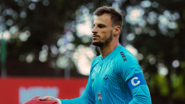 Popović skrivio tri penala, pa napao sudije: "Katastrofalno! Zbog VAR-a više ne veruju onome što vide" VIDEO