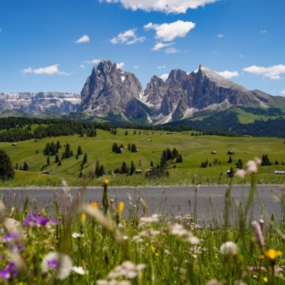 Tri vrha pod opsadom turista: Gužve na Dolomitima, lokalci besni zbog "napada" VIDEO