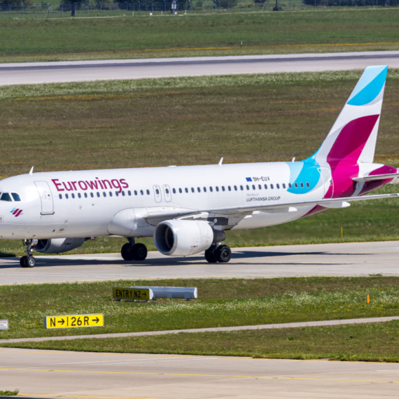 Grom udario u avion sa 106 putnika